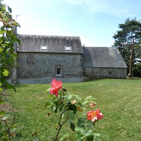 Le Gite De La Haie Portee Lignieres-Orgeres Bagian luar foto