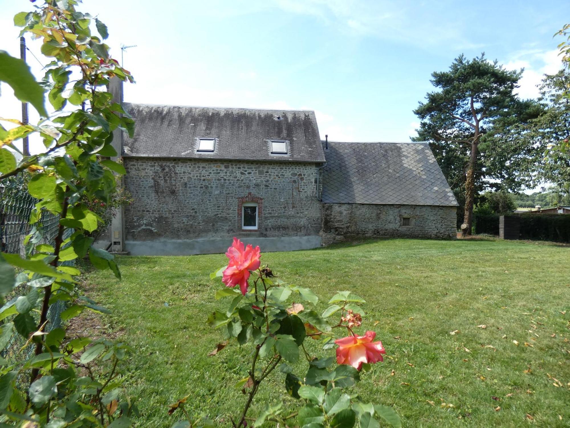 Le Gite De La Haie Portee Lignieres-Orgeres Bagian luar foto